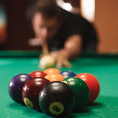 player-breaks-a-pyramid-in-billiards--phz2vaiqsv9blqhg8udv482kp3gcshg4ugacd8jbi8